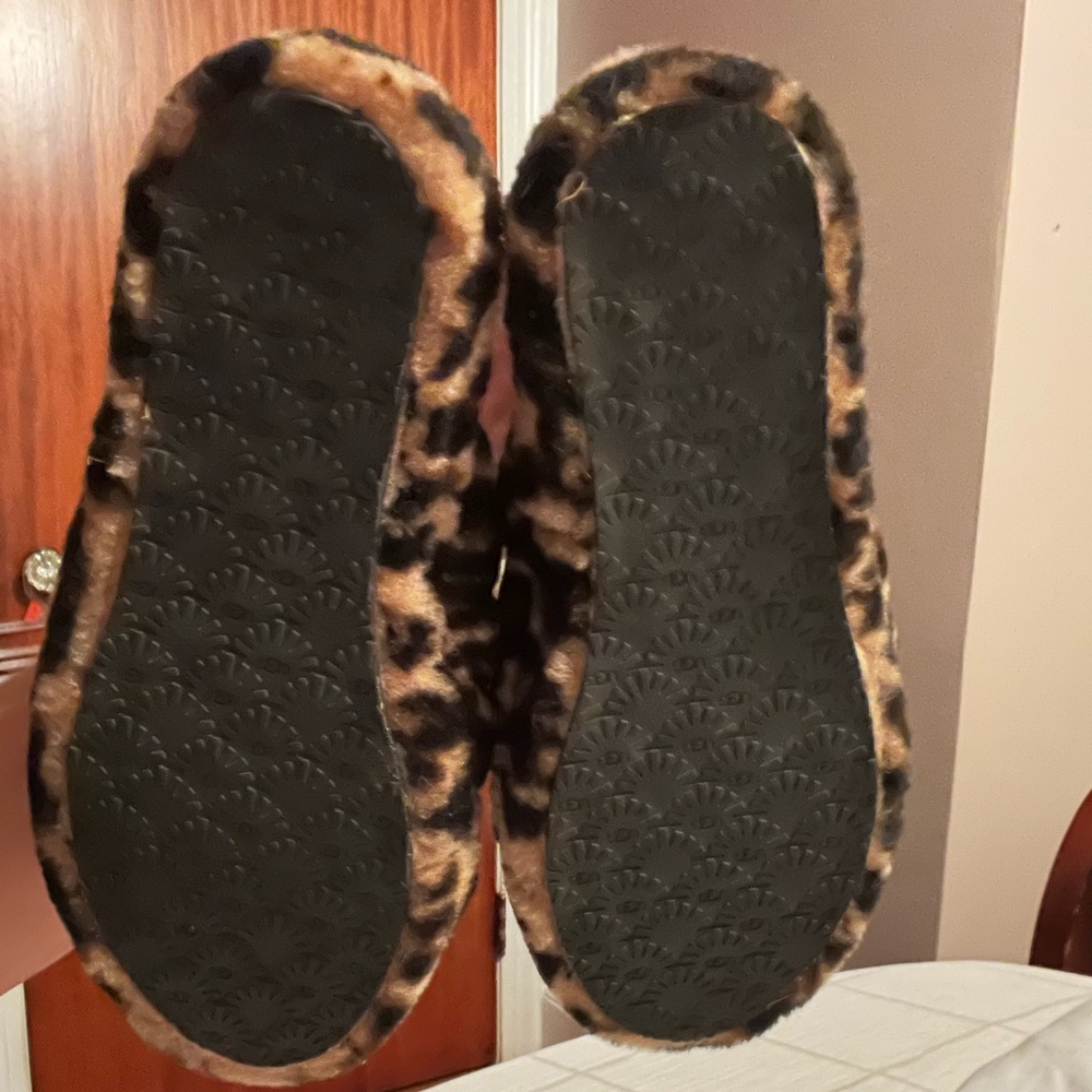 Size 4 kids size 6 womens ugg leopard slippers